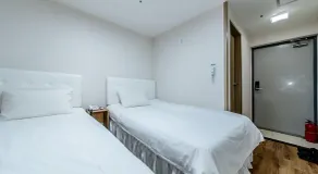 Sky Hill Hotel - Image 5