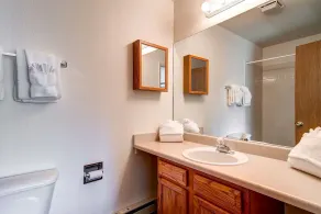Winterpoint Snowbound Townhome - Walk to Town/Slopes - Image 4