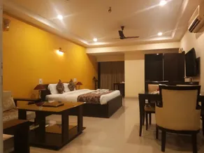 Hotel Lovely Palace - Image 4