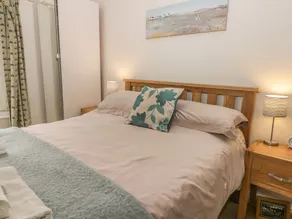 Host & Stay - The Beach - Image 2
