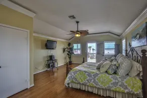 Tropical Oasis In Beautiful Galveston-tiki Island 3 Bedroom Home by Redawning - Image 1