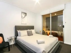 Large 3 Bedroom Apartment With River Views Near the Stadium - Image 2