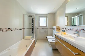 Destino Royal Beach - Image 2