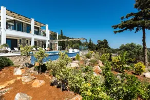 Villa Blue Skyline - Image 4