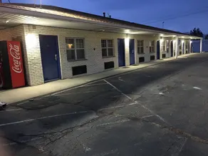 Parkway Inn - Image 3