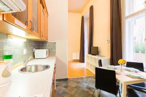 Picasso Apartments - Image 5