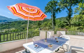 Beautiful Home in Farindola With Wifi and 2 Bedrooms - Image 4