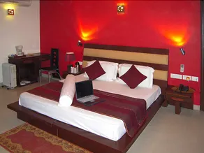 Hotel Empire Grand - Image 2