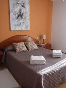 Spacious apartment in Villavivciosa - Image 2