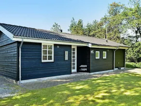 Fabulous Holiday Home in Oksbøl With Sauna - Image 4