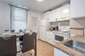 Bright and Cozy 4bedr in the of MTL - Image 4