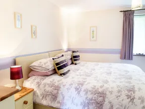 Honeysuckle Cottage - Image 3