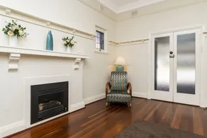 Inner Western Suburbs Retreat - Image 3