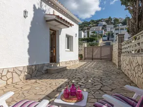 3 bedroom villa in Roses near the beach - Image 2