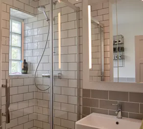 Spacious 3 Bedroom House in Didsbury Manchester - Image 5