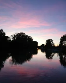 Barge Beatrice cruises on the Canal du Midi - Image 2
