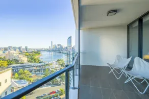 Sofun Apartment on Vulture St - Image 4