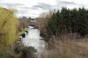 Luxury 2 Bed Flat by the Canal - Image 5