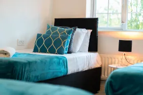 Superb Two Bedroom Duplex With Garden and Parking - Image 5