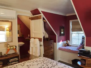 Strawberry Creek Inn Bed & Breakfast - Image 4