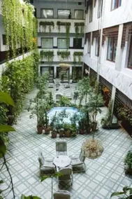 Shelton's Green Hotel - Image 4
