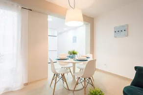 Beautiful & Cozy Apartment - Image 2