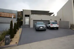 Sunny 3 Bedroom Apartment in Sandy Bay - Image 4