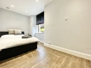 Spacious 4 Bedroom Apt Near West End Glasgow - Image 5