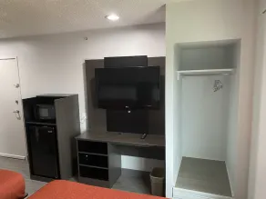 Motel 6 Houston Westchase - Image 5