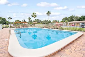 Days Inn by Wyndham Orange City/Deland - Image 3