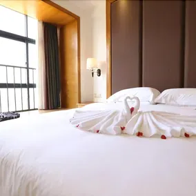 Shanhai Lanting Holiday Hotel - Image 3