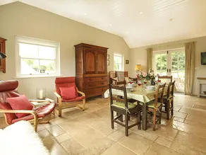 Tegfryn Cottage - Image 2