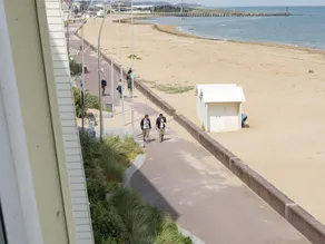 Charming Apartment in Courseulles sur Mer Near Seabeach - Image 3