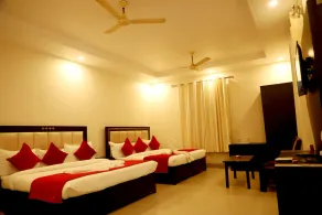 Petals Krish Grand Hotel - Image 3
