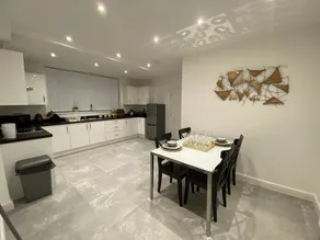 Top Notch Nottingham 5 bed House Park City Centre - Image 3