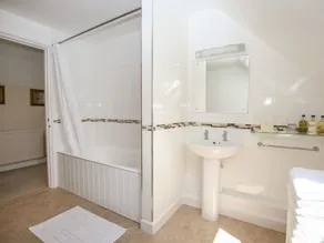 Gables Cottage - Image 2