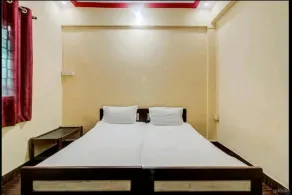 Santosh Hotel - Image 2