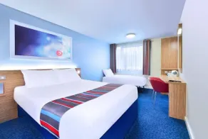 Travelodge London Battersea - Image 4