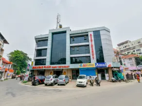 OYO 8214 Malabar Plaza Residency 1 - Image 4