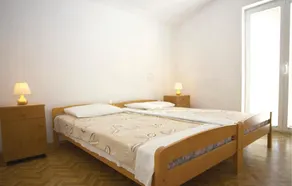 Nice Apartment in Jadrtovac With 1 Bedrooms - Image 3