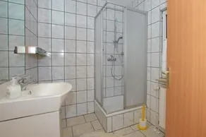 Sehr-guenstiger-Bungalow-fuer-2-Personen-1-Aufbettung-auf-Ruegen - Image 5