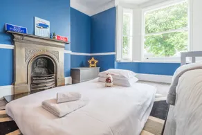 Stylish Family Home by Twickenham Stadium - Image 4