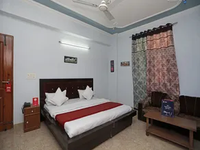 City Hotel by OYO Rooms - Image 2