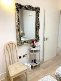 House With one Bedroom in Greater London, With Wonderful City View, Terrace and Wifi - Image 4