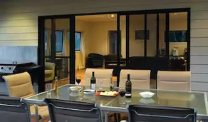 Plomer Beach House - Image 3