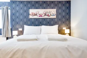 Exclusive 2 Bedroom Apartment Centrally Located in Lincoln Free Wifi Toiletries and Hairdryer - Image 4