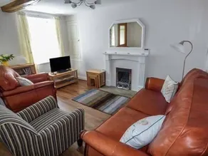 Corner Cottage - Image 4