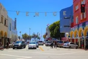 Unique Romantic Venice Beach 2 Bedroom Apts - Image 3