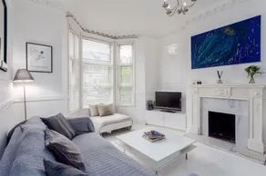 Stylish Manor Park Nest - AWX - Image 2