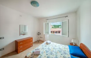 Stunning Apartment in la Maddalena With 1 Bedrooms - Image 3
